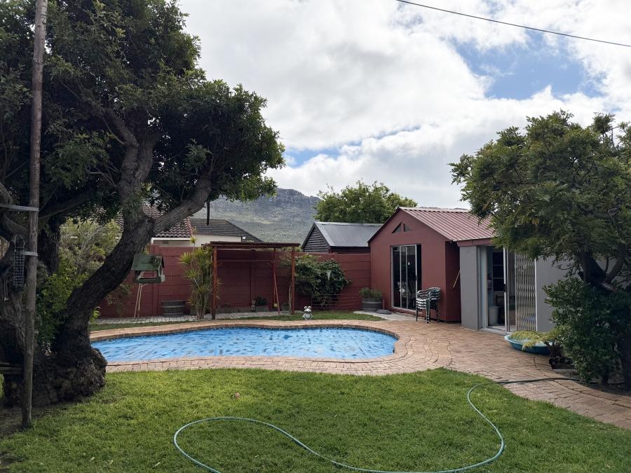 3 Bedroom Property for Sale in Fish Hoek Western Cape